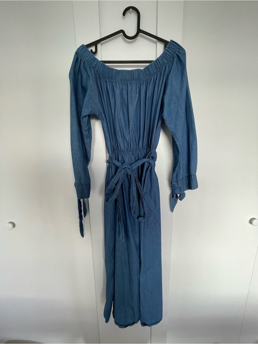 Lightweight Blue Off-Shoulder Midi Dress with Tie Waist - Picture 2 of 3